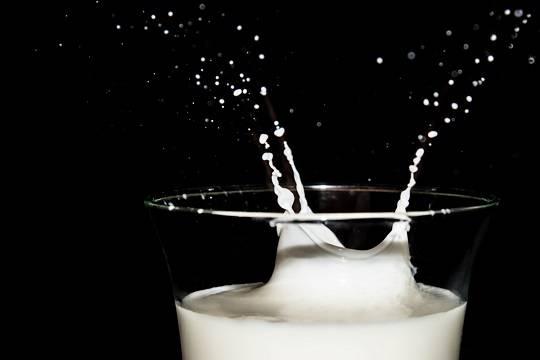 Минсельхоз прокомментировал ситуацию с закупкой молока в регионе